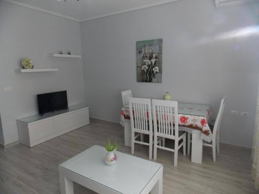 Coastline Apartments Sarande Exterior photo